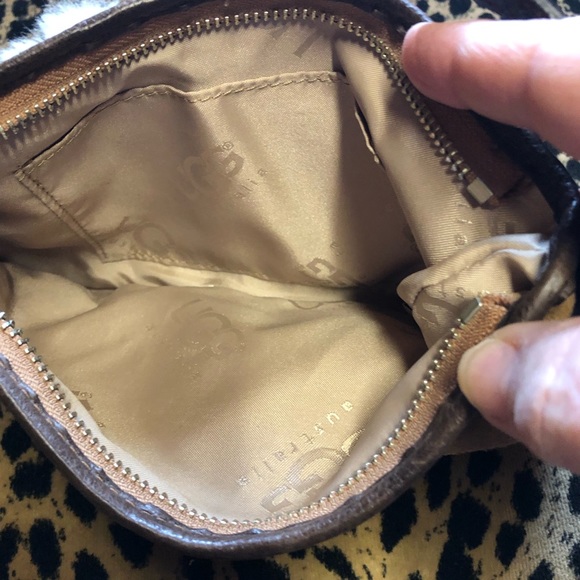 UGG Mini Purse. - Picture 5 of 12